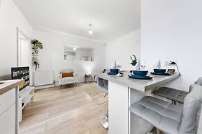 Powder Mill Retreat - 2BR Modern Flat for 4