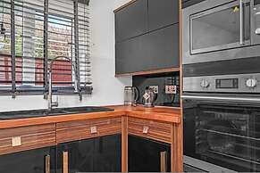 Cozy 1-bed Flat in Croydon Sleeps 4 - Free Parking