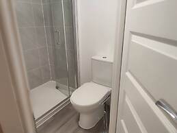 Spacious Home for Groups Sleeps 8