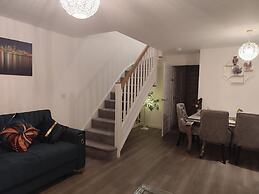 Spacious Home for Groups Sleeps 8