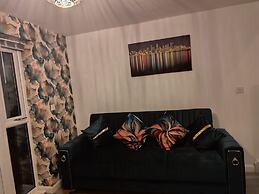 Spacious Home for Groups Sleeps 8