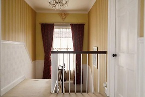 Prospect House Elegant Georgian 4BR Home Durnham