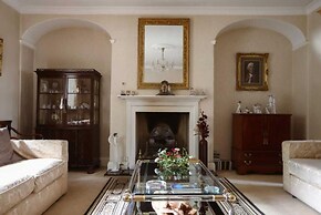 Prospect House Elegant Georgian 4BR Home Durnham