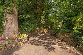 Prospect House Elegant Georgian 4BR Home Durnham