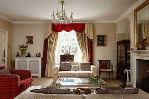 Prospect House Elegant Georgian 4BR Home Durnham