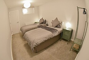 Spacious 6-bedroom Property With Ensuite Perfect for Groups