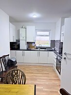 Spacious 6-bedroom Property With Ensuite Perfect for Groups