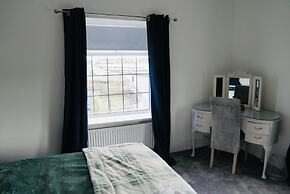 Spacious 3BR Home Retreat in Halifax Countryside