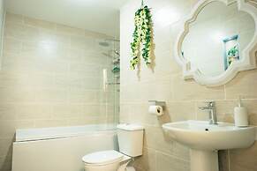 Stylish 3-bed Flat Near Cardiff City Centre Uni