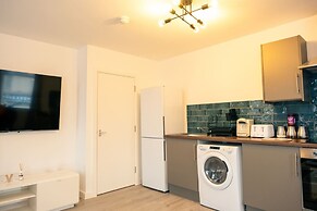 Stylish 3-bed Flat Near Cardiff City Centre Uni