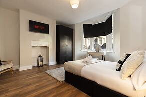 Gateshead 2BR Home - Near Town Metro Access