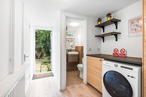 Central Horsham 5BR Home Parking Pets Allowed