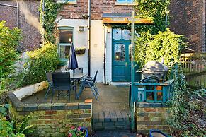 Spacious 220sqm House 10-min Dr City Ctr Heaton