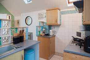 Spacious 220sqm House 10-min Dr City Ctr Heaton