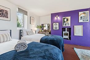 Spacious 220sqm House 10-min Dr City Ctr Heaton