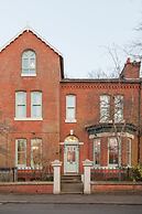 Spacious 220sqm House 10-min Dr City Ctr Heaton