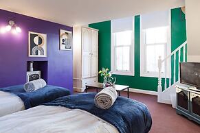 Spacious 220sqm House 10-min Dr City Ctr Heaton