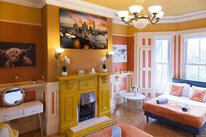 Spacious 220sqm House 10-min Dr City Ctr Heaton