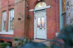 Spacious 220sqm House 10-min Dr City Ctr Heaton