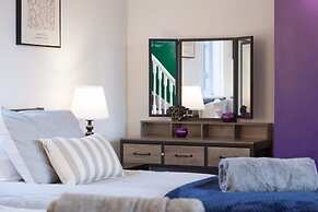 Spacious 220sqm House 10-min Dr City Ctr Heaton