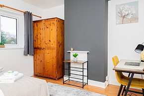 Free Parking 1 Bedroom Flat Sleeps 4 Abingdon