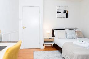 Free Parking 1 Bedroom Flat Sleeps 4 Abingdon