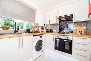 Spacious 2BR Flat Summertown Sleeps 7 5 Star
