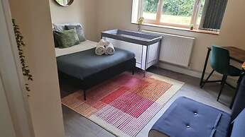 Spacious 2BR Flat Summertown Sleeps 7 5 Star