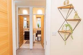 Spacious 2BR Flat Summertown Sleeps 7 5 Star