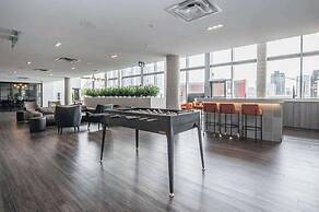 High Rise 1BR Condo w Balcony & Beautiful Views
