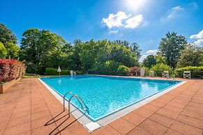 Oasi Nel Parco With Pool