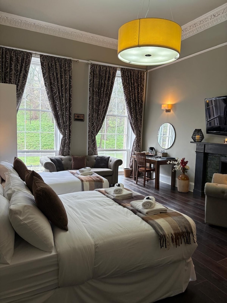 Regal Rooms
