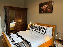 Regal Rooms
