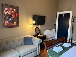 Regal Rooms