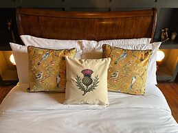 Regal Rooms