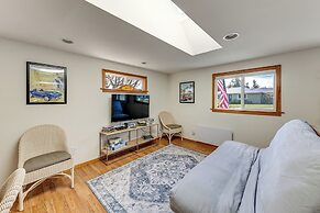 Walkable, Dog Friendly! Friday Harbor Stay w/ Deck