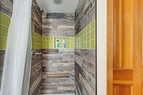 Walkable, Dog Friendly! Friday Harbor Stay w/ Deck