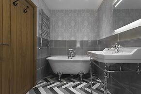 Lyth Valley - X6 Bed Country House Ridgestone