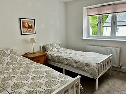 Apartment Sleeps 4 With Parking