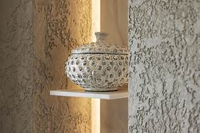 The Hide Ridgestone