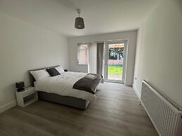 Apartment Sleeps 6 With Wifi