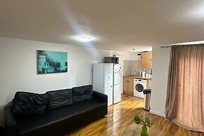 Cozy 1 Bed Apt Sleeps 4 With Garden Views