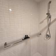 Charming 2-bedroom Apartment in Central Melbourne