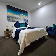 Charming 2-bedroom Apartment in Central Melbourne