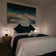 Charming 2-bedroom Apartment in Central Melbourne