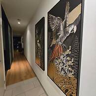 Charming 2-bedroom Apartment in Central Melbourne