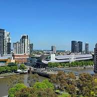 Charming 2-bedroom Apartment in Central Melbourne