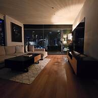 Charming 2-bedroom Apartment in Central Melbourne