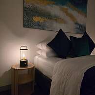 Charming 2-bedroom Apartment in Central Melbourne