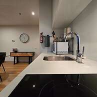 Charming 2-bedroom Apartment in Central Melbourne